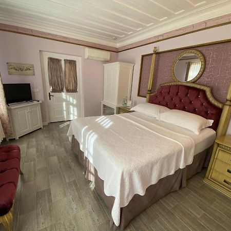 Lola 38 Hotel Foça Ngoại thất bức ảnh