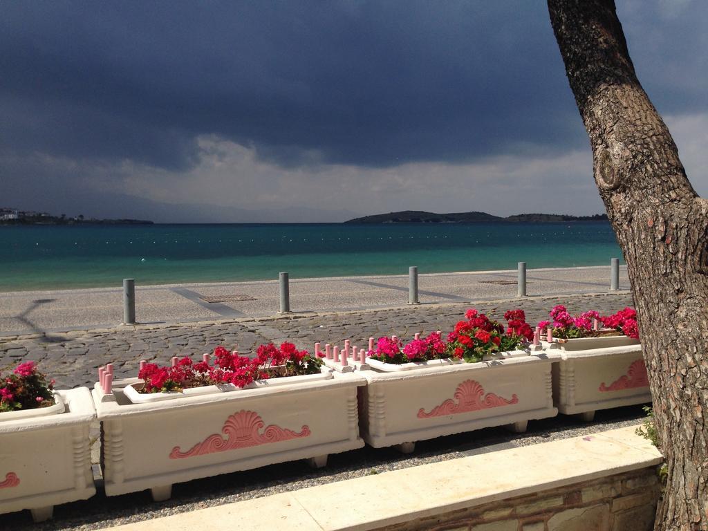 Lola 38 Hotel Foça Ngoại thất bức ảnh