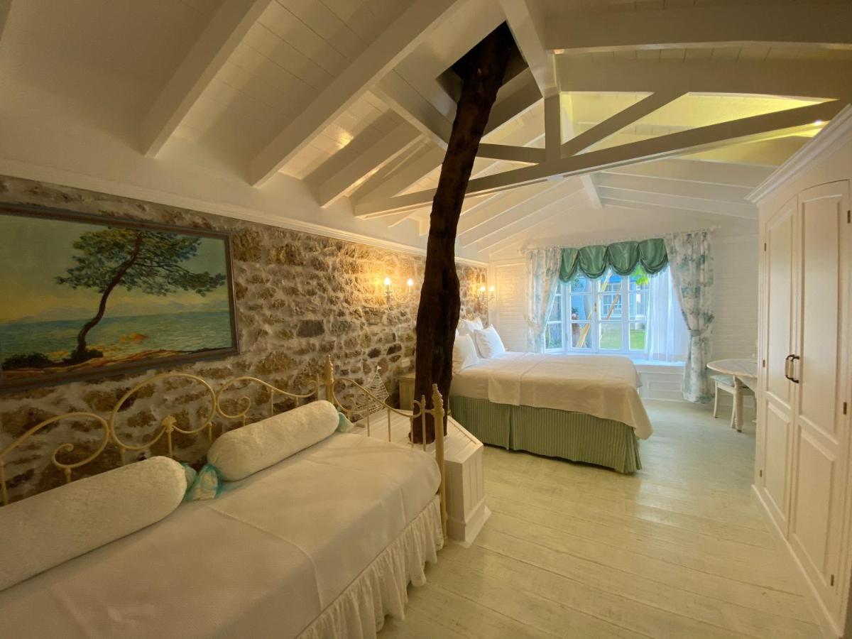 Lola 38 Hotel Foça Ngoại thất bức ảnh
