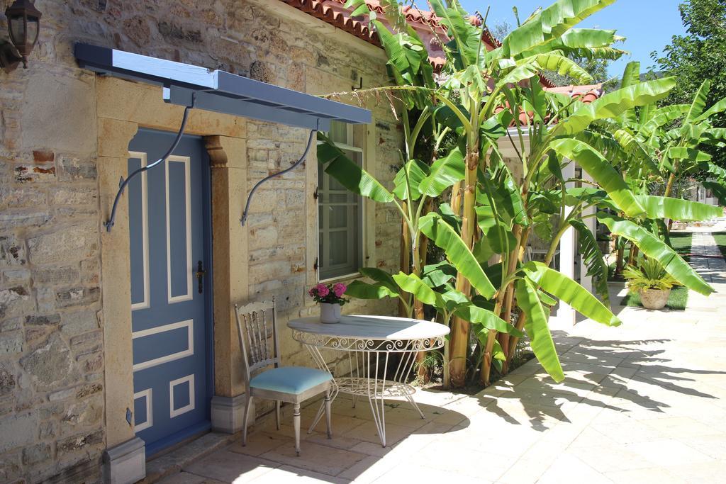 Lola 38 Hotel Foça Ngoại thất bức ảnh