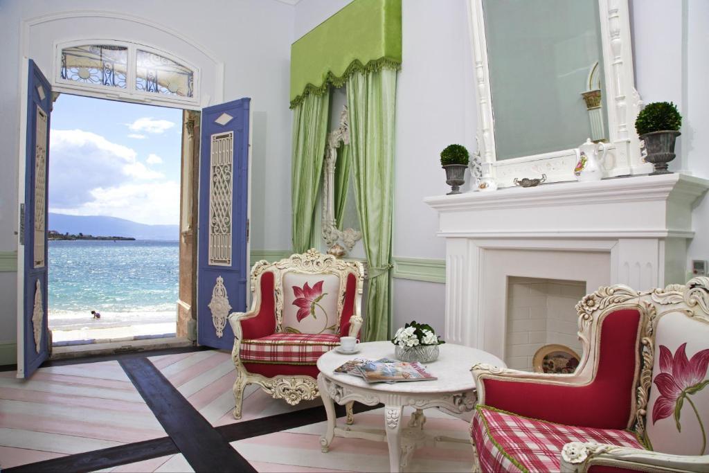 Lola 38 Hotel Foça Ngoại thất bức ảnh