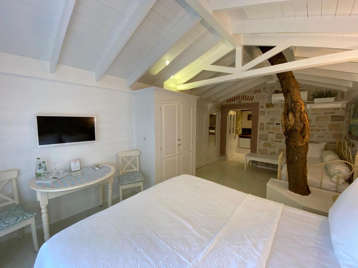 Lola 38 Hotel Foça Ngoại thất bức ảnh